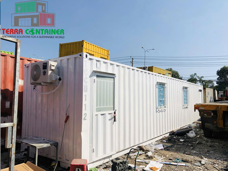 Container văn phòng 40 feet được sơn trắng