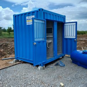 Nhà vệ sinh di động 2 buồng được làm bằng container
